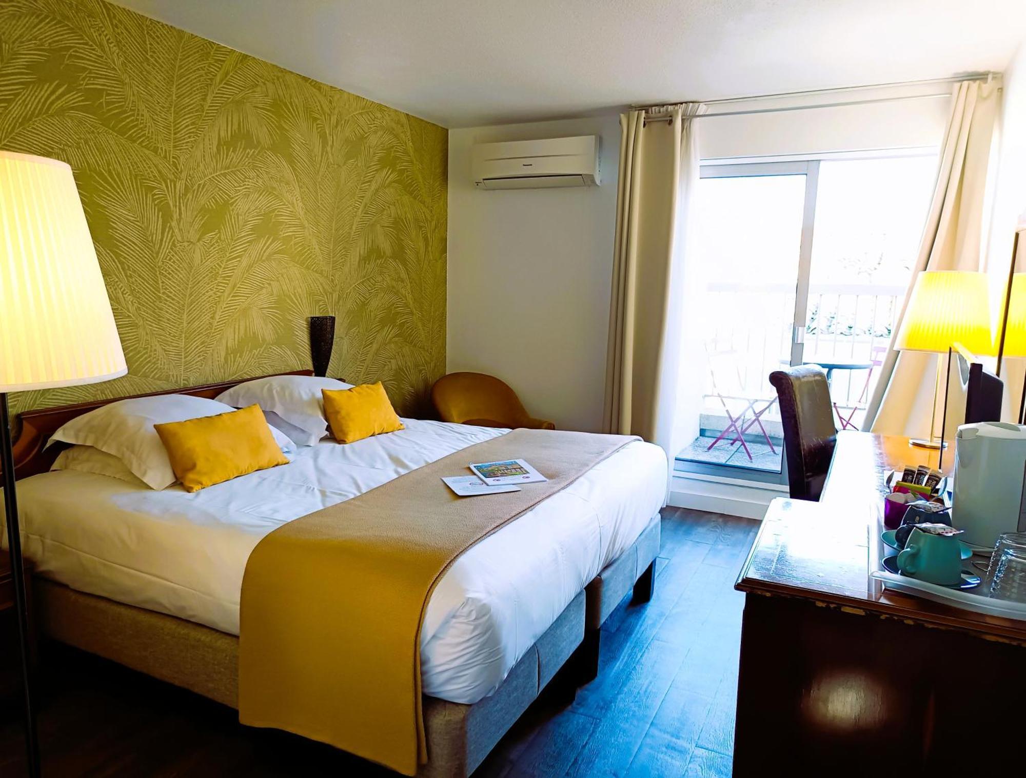 Hotel Des Tuileries นีมส์ ภายนอก รูปภาพ
