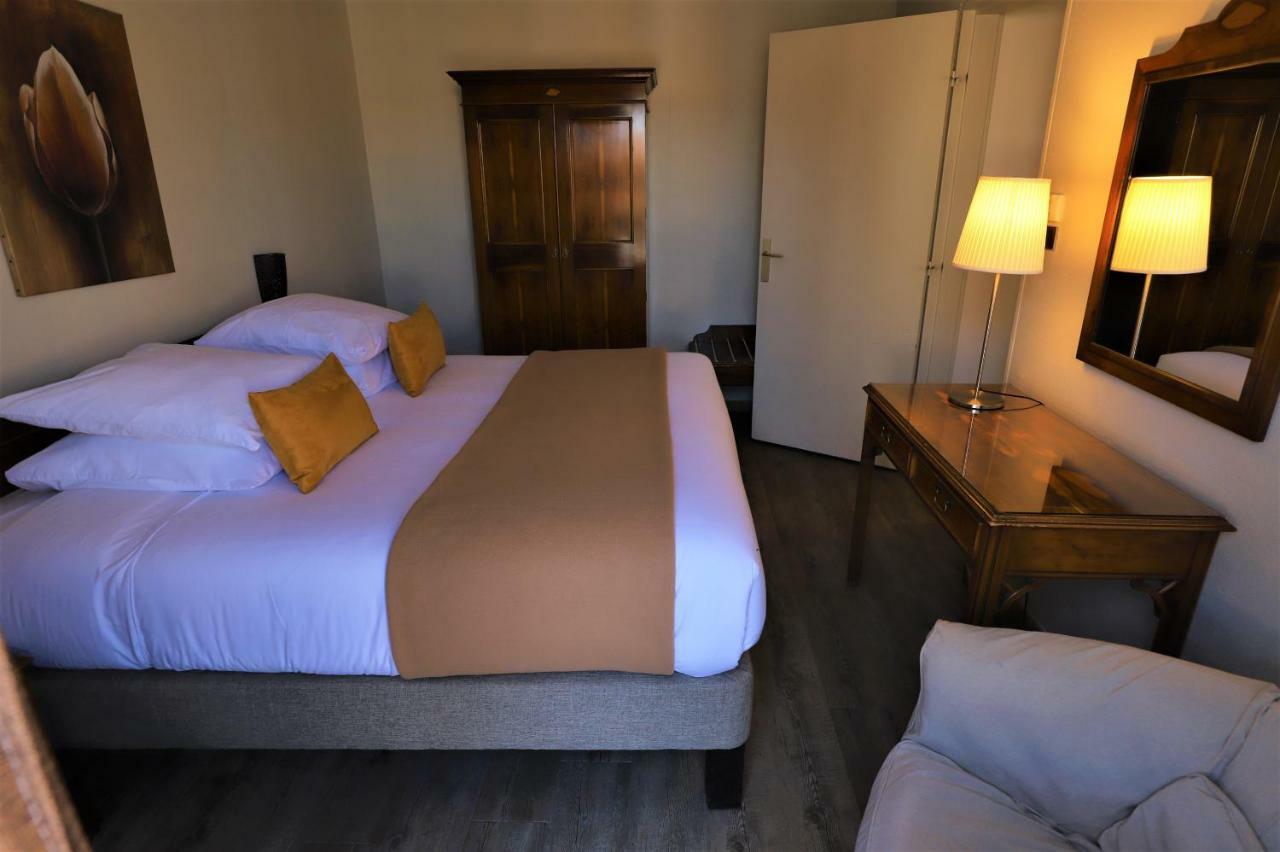 Hotel Des Tuileries นีมส์ ภายนอก รูปภาพ